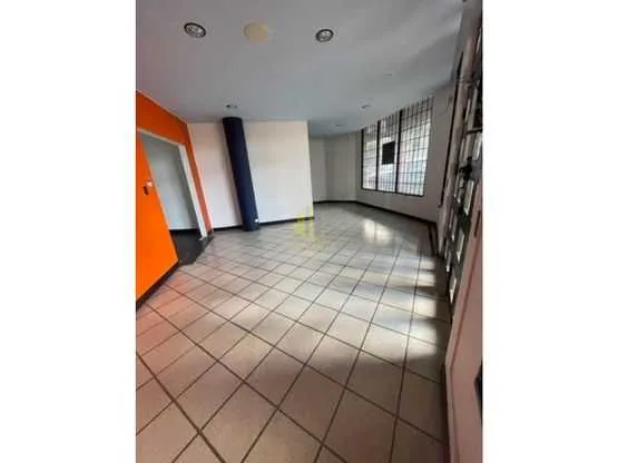 Local comercial de 150 m2 en alquiler, CC Trejos Montealegre - foto 4