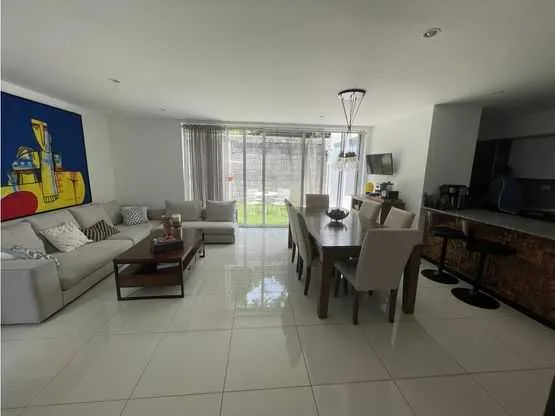 Casa contemporánea de tres niveles a la venta en Valle Soleado, Santa Ana - foto 4