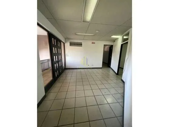 Local comercial de 150 m2 en alquiler, CC Trejos Montealegre - foto 6