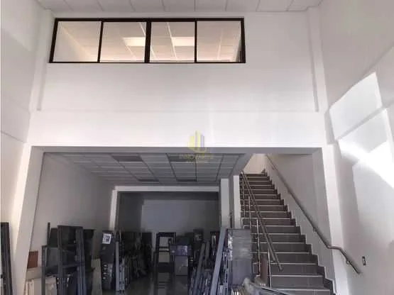 Local comercial remodelado de 135 m2 en alquiler, Guachipelín de Escazú - foto 3