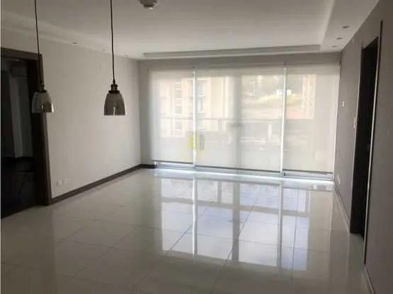 En venta moderno apartamento en Torre Azenza, La Uruca. PRECIO REDUCIDO!! - foto 4