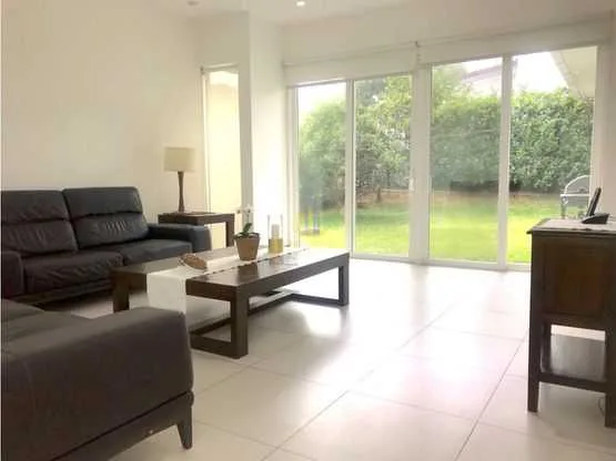 Casa contemporánea en alquiler, Condominio Villamont. Santa Ana - foto 3