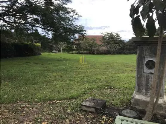 En venta lote residencial de 997 m2 en Los Reyes, La Guácima - foto 3