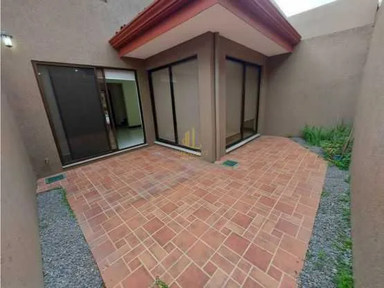 En venta casa de dos plantas en Condominio Fuerte Ventura, Pozos de Santa Ana - foto 6