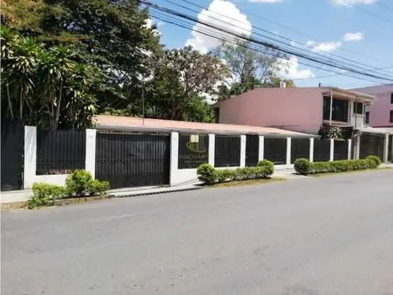 A la venta casa con uso de suelo mixto, Pozos de Santa Ana - foto 3