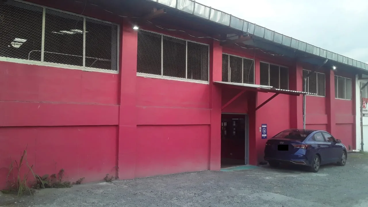 En alquiler bodega independiente de 520 m2, Pozos de Santa Ana
