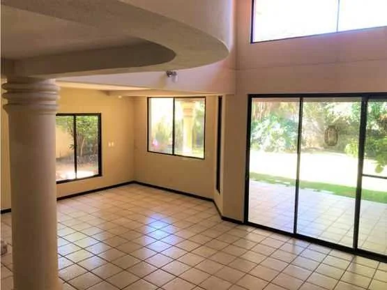 Casa de dos plantas en condominio a la venta, Río Oro de Santa Ana - foto 3