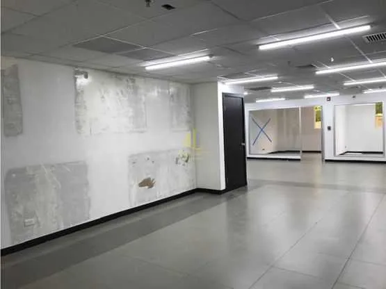 Oficina remodelada de 239 m2 a la venta en Oficentro Multipark, Guachipelín Norte - foto 6