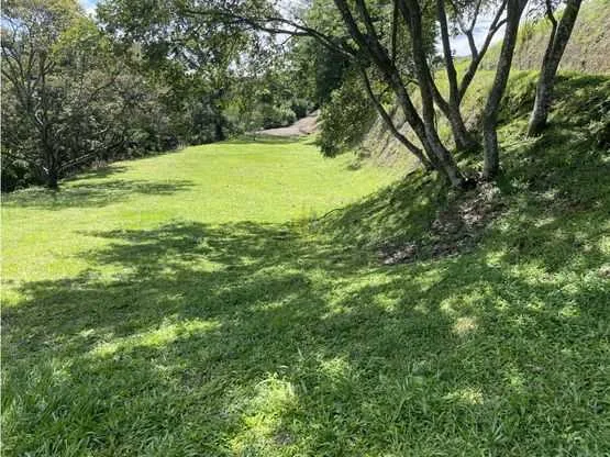 Lote residencial de 2114 m2 en Urbanización Valle Dorado, La Guácima - foto 4