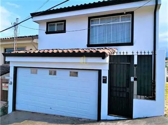En venta linda casa de dos plantas, Residencial Pinar del Río ¡PRECIO DE OPORTUNIDAD! - foto 3