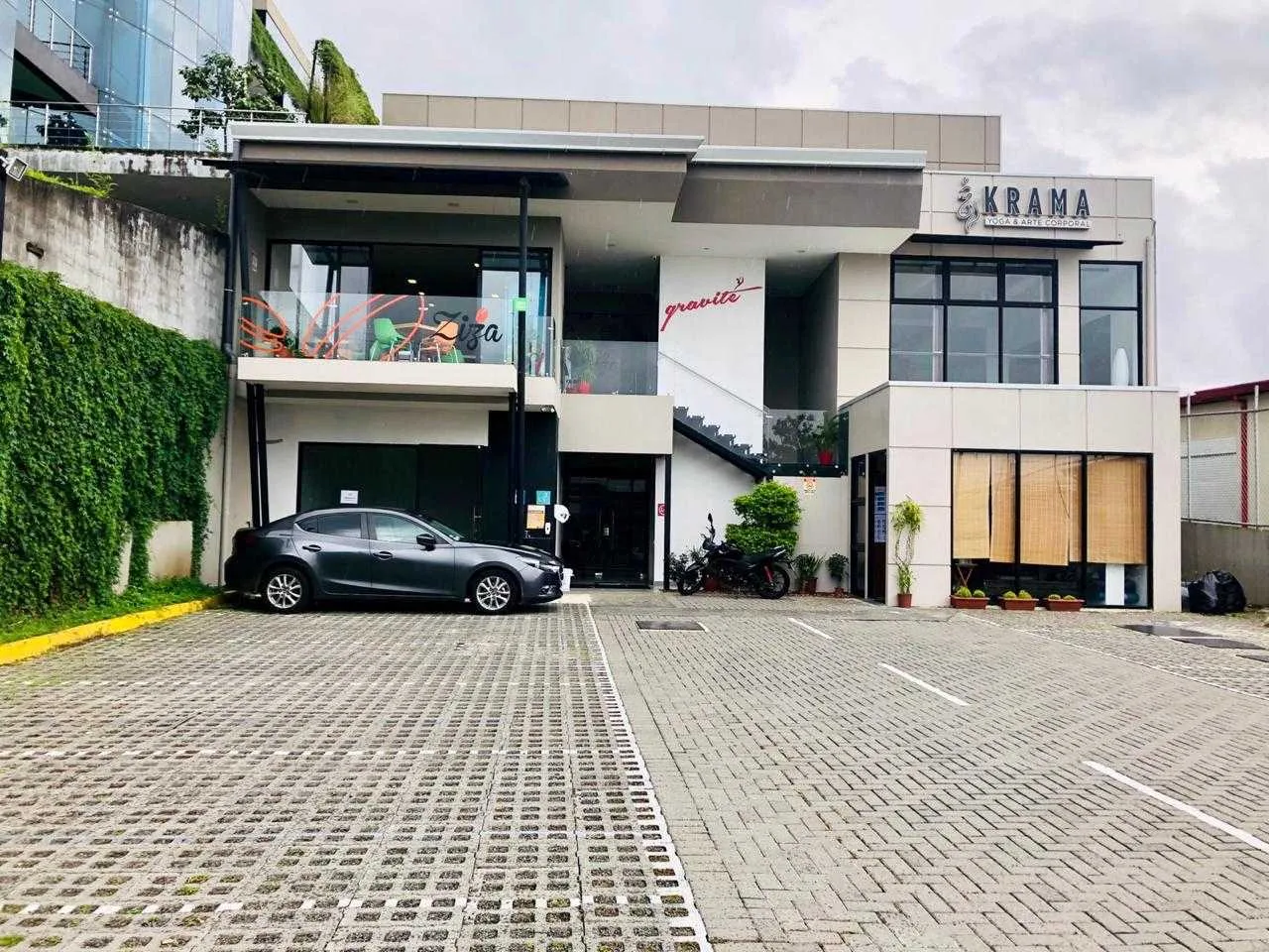 En alquiler local comercial de 24 m2 en Guachipelín de Escazú - foto 2