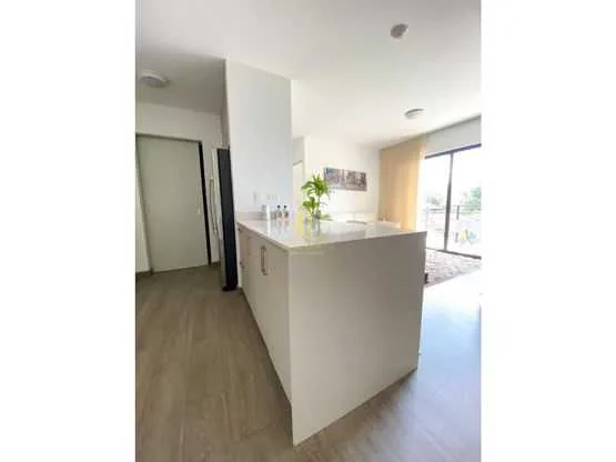 A la venta apartamento con línea blanca, Condominio Lua Living. Brasil de Mora - foto 4