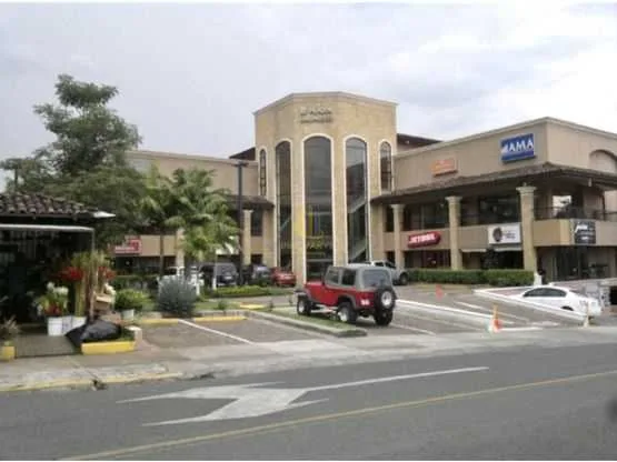 Local comercial de 86 m2 en alquiler, CC Plaza Mundo Guachipelín - foto 2