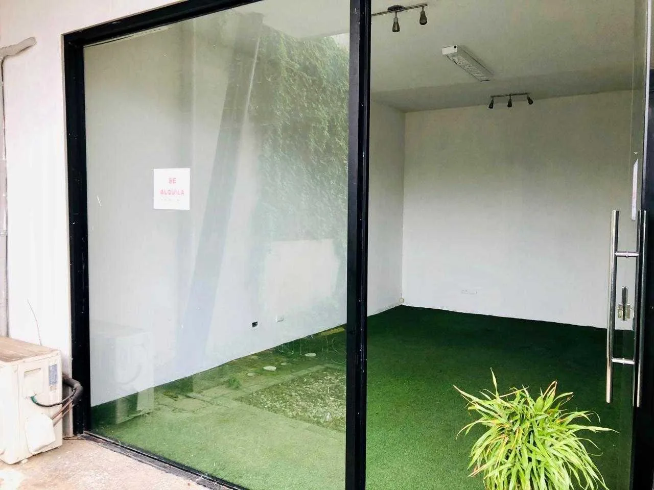 En alquiler local comercial de 24 m2 en Guachipelín de Escazú - foto 4