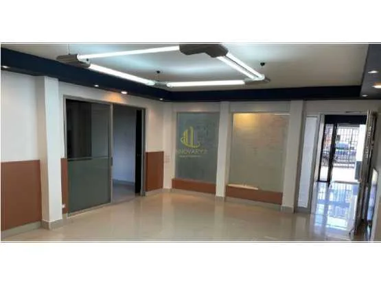 Oficina de 250 m2 en edificio independiente cerca de UCIMED, Sabana Oeste. - foto 5