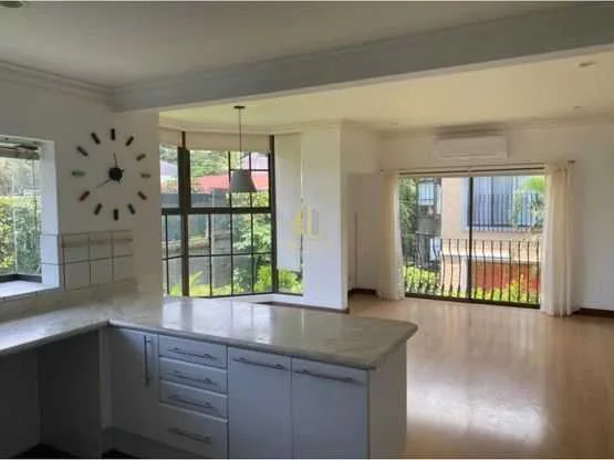 Apartamento en condominio a la venta, Brasil de Santa Ana - foto 5