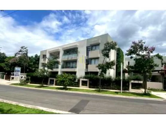 Apartamento con acabados de lujo en exclusivo condominio, Río Oro de Santa Ana - foto 2