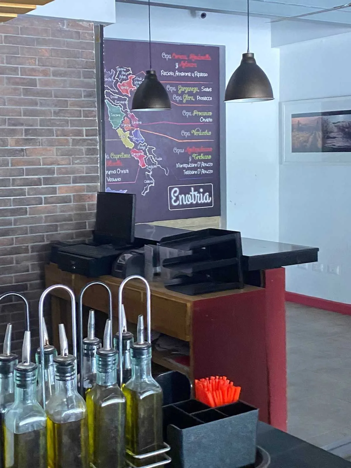 Local comercial de 110 m2 ideal para pizzería o restaurante en alquiler, Cond. Del Río - foto 2