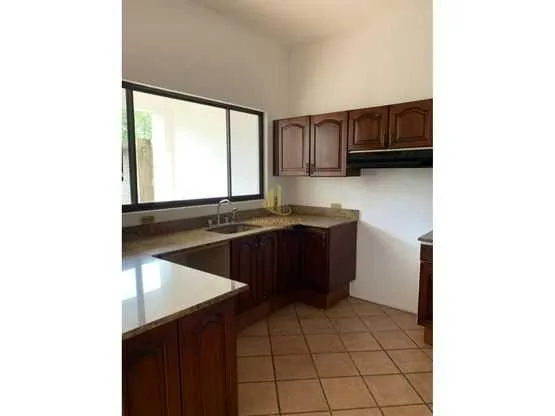 Casa independiente de tres niveles, Residencial Los Laureles. San Rafael de Escazú - foto 5