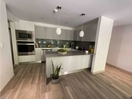 Apartamento con acabados de lujo en exclusivo condominio, Río Oro de Santa Ana - foto 5