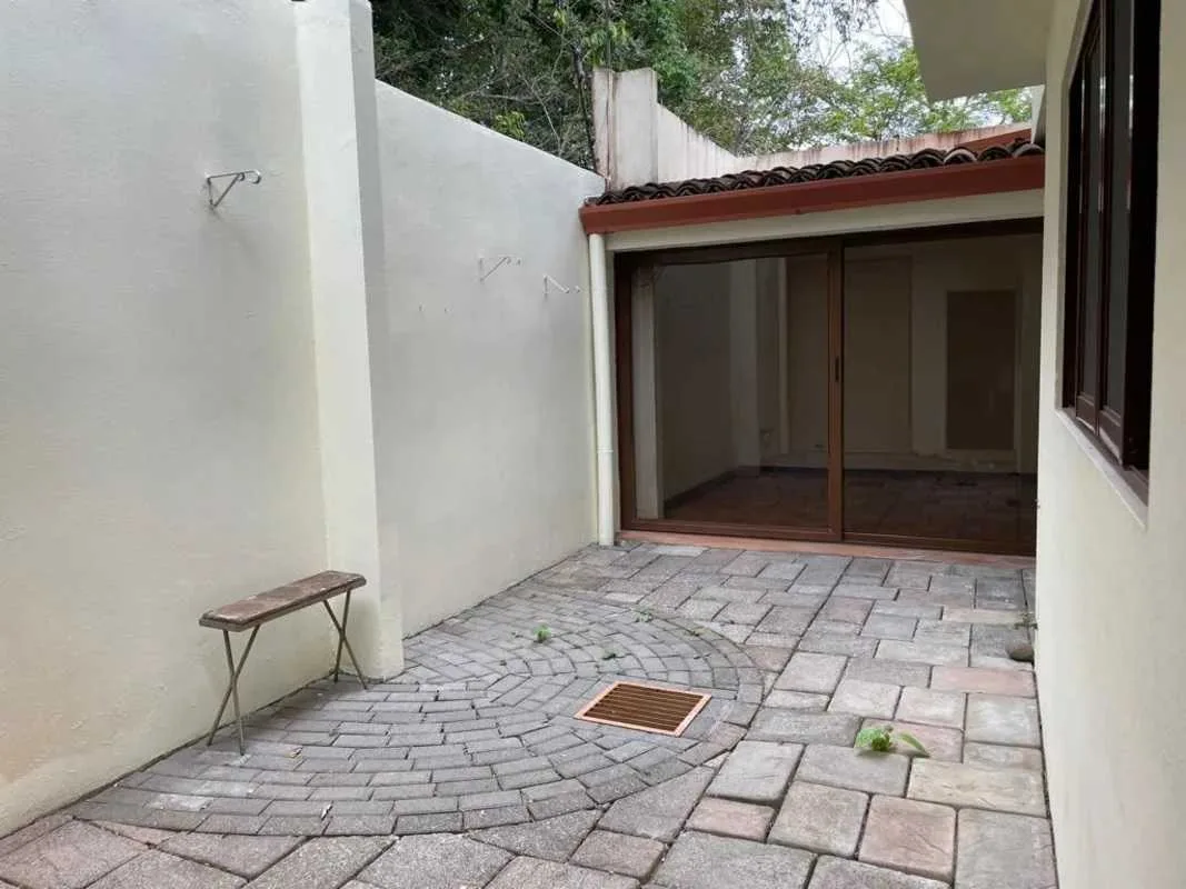 A la venta linda casa de dos plantas en condominio, Ciudad Colón - foto 6