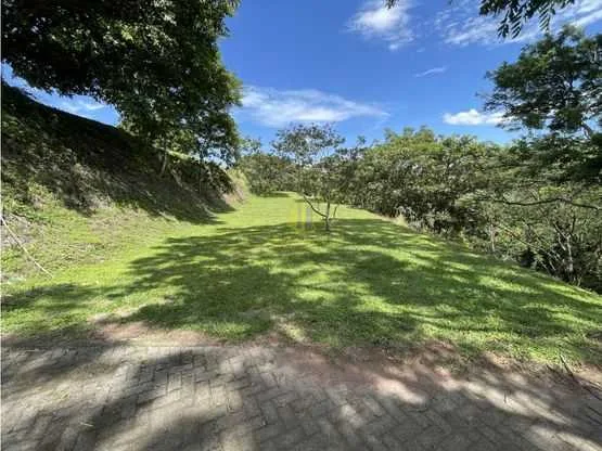 Lote residencial de 2114 m2 en Urbanización Valle Dorado, La Guácima - foto 5