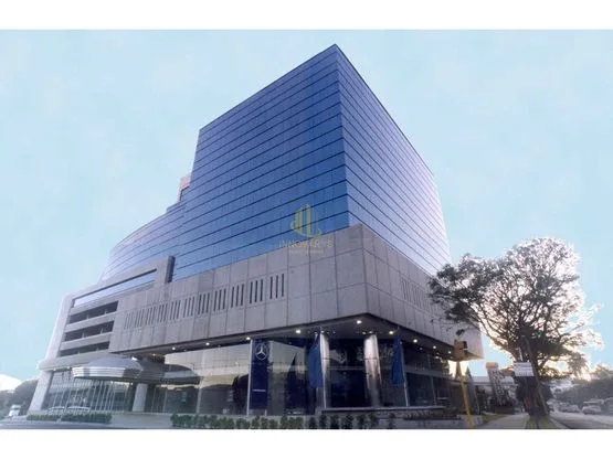 Oficina de 146 m2 en Torre Mercedes, Paseo Colón.