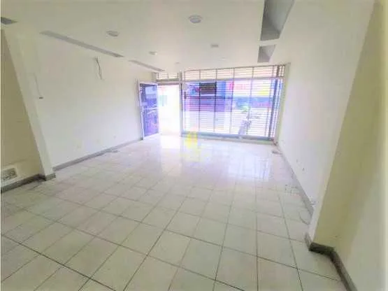 Local comercial de 45 m2 en alquiler sobre carretera principal, Pavas - foto 4