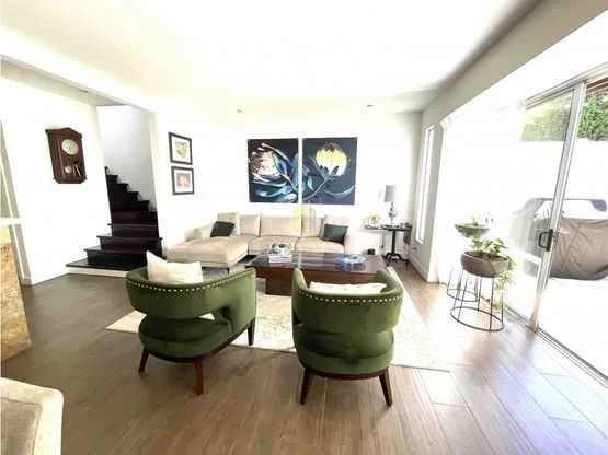 Casa de tres niveles en venta, Condominio Casa del Sol, Santa Ana - foto 3