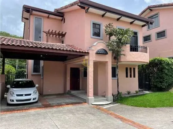 Casa de tres niveles en venta, Condominio Valle Soleado, Santa Ana - foto 3