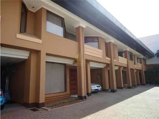 En alquiler casa remodelada en condominio, Sabana Sur - foto 2