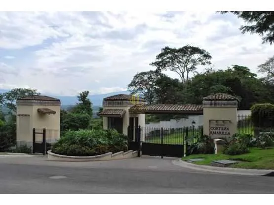 Lote residencial de 1041 m2 en venta, Condominio Corteza Amarilla, Brasil de Santa Ana - foto 2