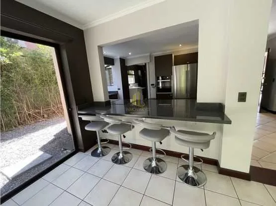 Casa de tres niveles en venta, Condominio Valle Soleado, Santa Ana - foto 5