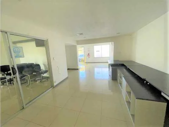 Local comercial u oficina de 275 m2 en alquiler, Sabana Oeste - foto 2