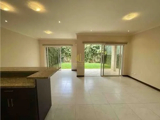 Casa de dos plantas en condominio a la venta, Guachipelín Norte de Escazú - foto 2