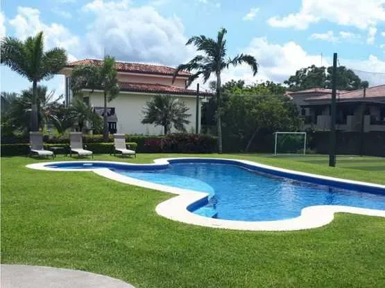 Lote residencial de 619 m2 en Condominio Bosque Dorado, Brasil de Mora - foto 5