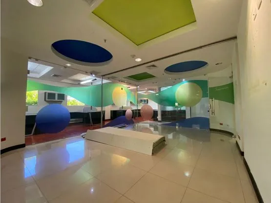 En alquiler oficina de 195 m2 en Oficentro Multipark, Guachipelín Norte de Escazú
