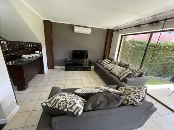 Casa de tres niveles en venta, Condominio Balcones de Santa Ana - foto 3