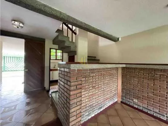En venta casa de dos plantas con uso de suelo mixto, Sabana Sur - foto 4