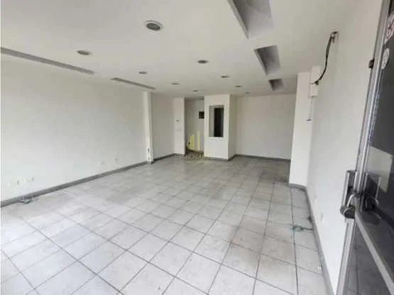 Local comercial de 45 m2 en alquiler sobre carretera principal, Pavas - foto 2