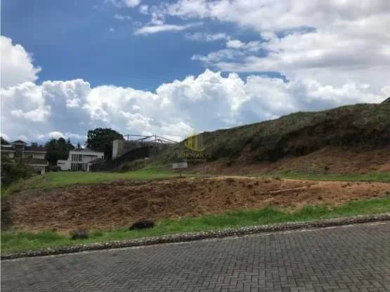 Lote residencial de 652 m2 en venta, Condominio Bosque Escondido. Brasil de Mora - foto 4