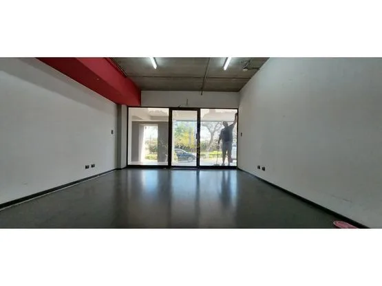 Local comercial de 58 m2 en venta, Avalon Santa Ana