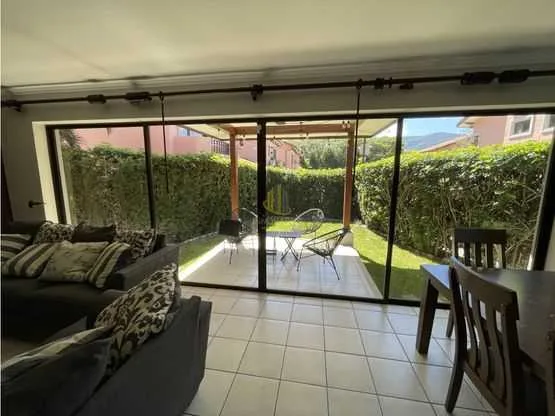 Casa de tres niveles en venta, Condominio Balcones de Santa Ana - foto 5