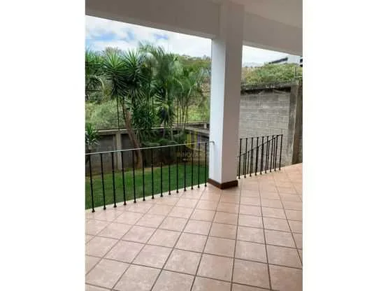 Casa independiente de tres niveles, Residencial Los Laureles. San Rafael de Escazú - foto 6