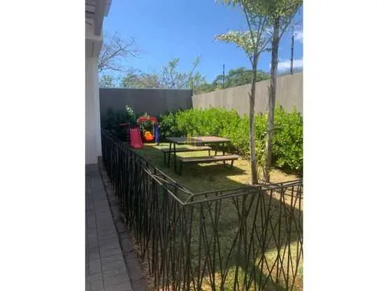 Casa con estilo contemporáneo en venta, Santa Ana Village - foto 6