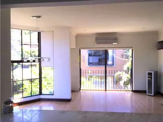 Moderno apartamento en condominio a la venta, Brasil de Mora - foto 6