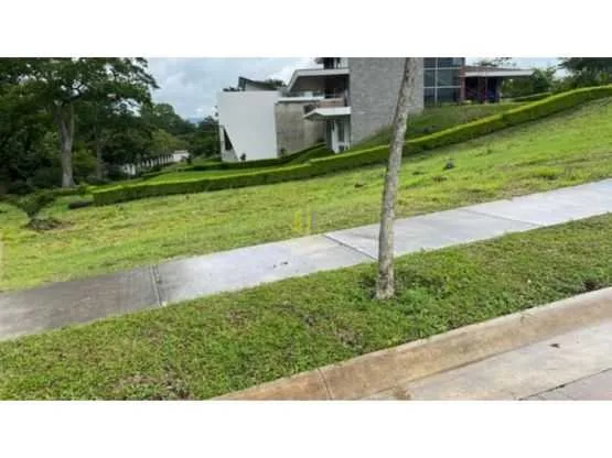 En venta lote residencial de 1131 m2 en Hacienda Espinal, San Rafael de Alajuela - foto 3