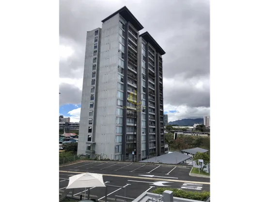 En venta moderno apartamento en Torre Azenza, La Uruca. PRECIO REDUCIDO!!