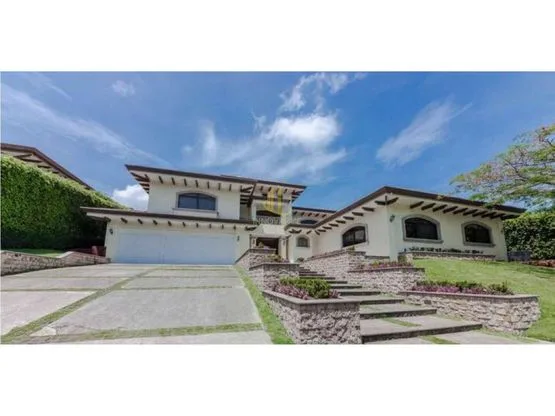 Casa de lujo a la venta en exclusivo residencial en Pozos de Santa Ana