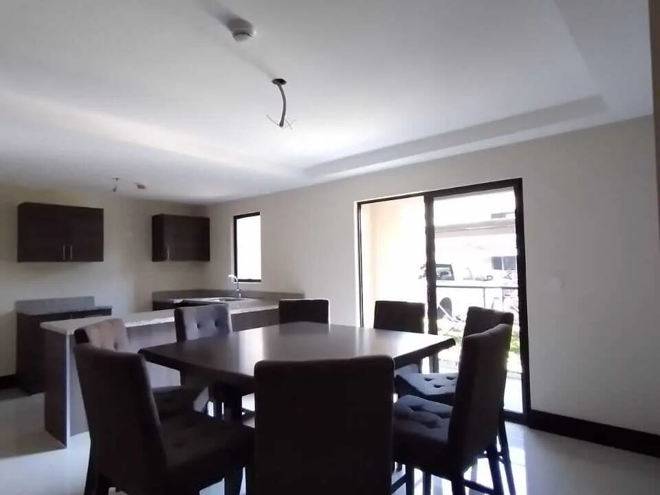 Alquiler  de Apartamento en Condominio, Santa Ana - foto 2